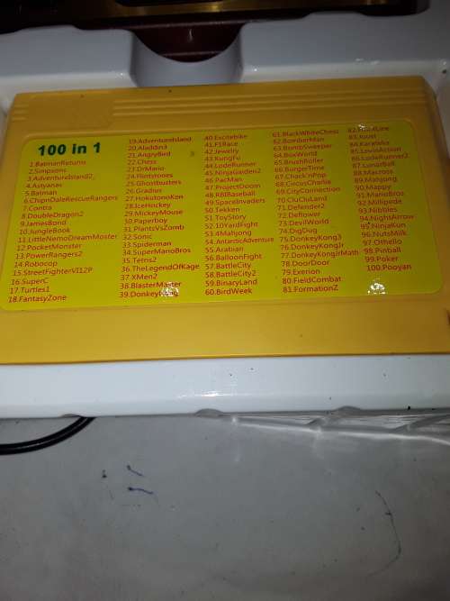 VINTAGE TV GAME WITH 100 IN ONE GAME CARTRIDGE