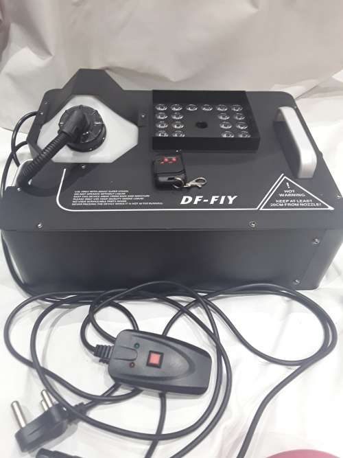 DF-FIY LIGHT UP REMOTE CONTROLLED FOG MACHINE