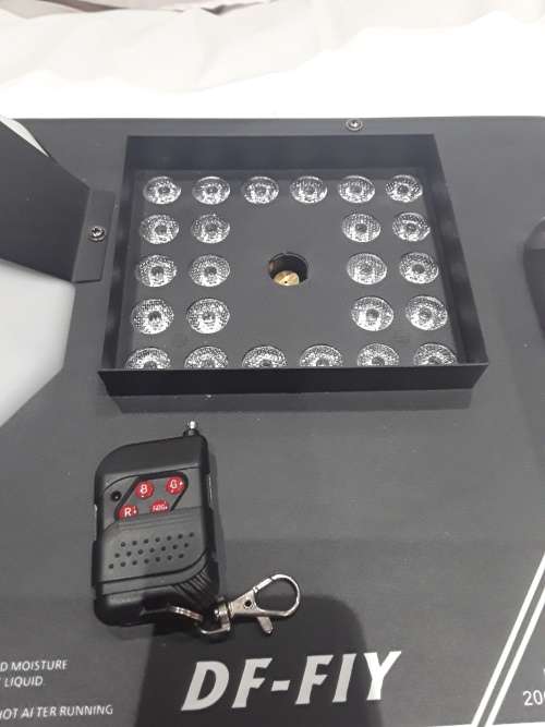 DF-FIY LIGHT UP REMOTE CONTROLLED FOG MACHINE