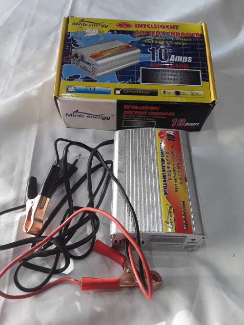12 V,10 AMPS BATTERY CHARGER
