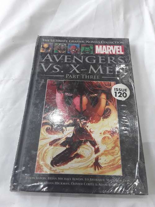 MARVEL HARDCOVER COMIC (AVENGERS VERSES X-MEN)