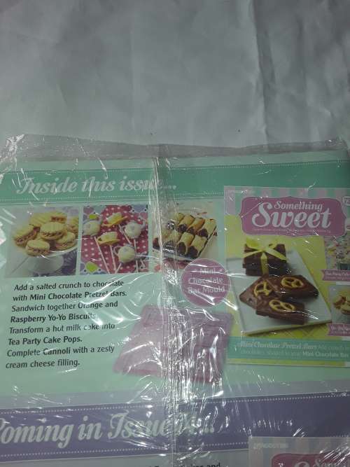SOMETHING SWEET MINI CHOCOLATE BAR MOULD INCL.RECIPE MAGAZINE (ISSUE 73)