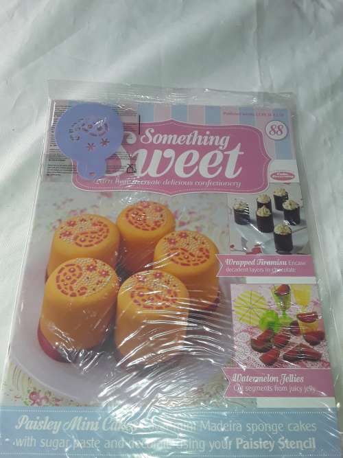 SOMETHING SWEET PAISLEY STENCIL INCL.RECIPE MAGAZINE ( ISSUE 88)
