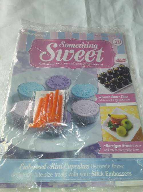 SOMETHING SWEET STICK EMBOSSERS INCL.RECIPE MAGAZINE ( ISSUE 29)