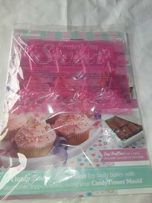 SOMETHING SWEET CANDY FLOWER MOULD INCL.RECIPE MAGAZINE ( ISSUE 64)