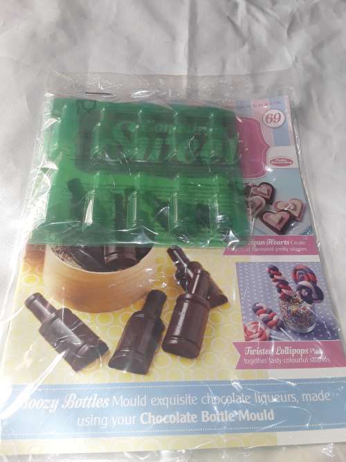 SOMETHING SWEET CHOCOLATE BOTTLE MOULD INCL.RECIPE MAGAZINE ( ISSUE 69)