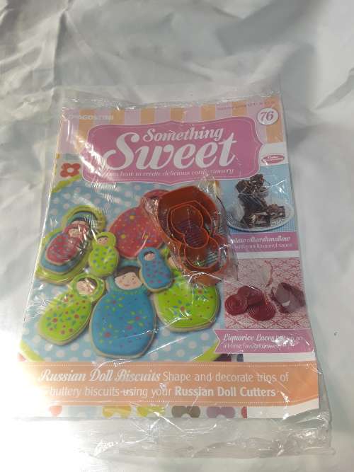 SOMETHING SWEET RUSSIAN DOLL 3 SIZE CUTTERS INCL.RECIPE MAGAZINE (