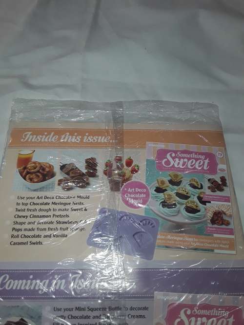 SOMETHING SWEET ART DECO CHOCOLATE MOULD INCL.RECIPE MAGAZINE ( ISSUE 79)
