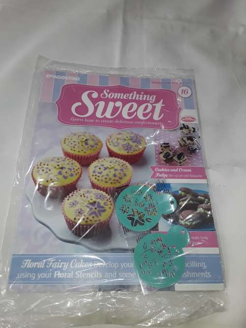 SOMETHING SWEET FLORAL STENCIL INCL.RECIPE MAGAZINE (ISSUE 16)