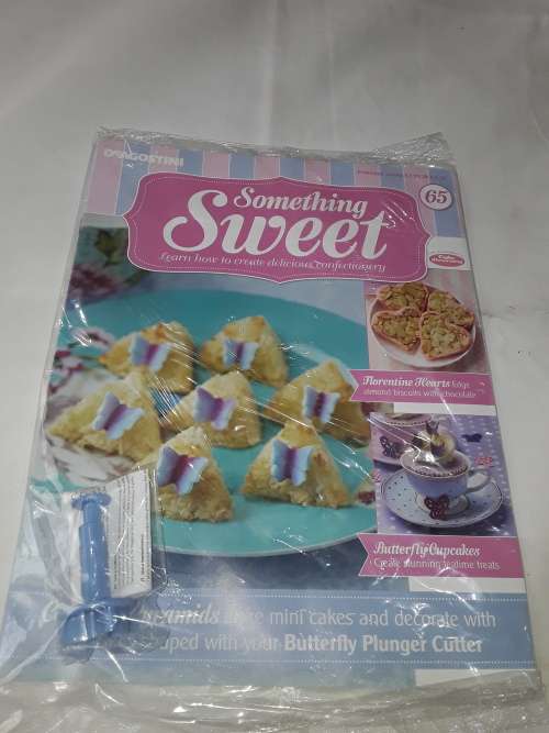 SOMETHING SWEET BUTTERFLY PLUNGER CUTTER INCL.RECIPE MAGAZINE (ISSUE 65)