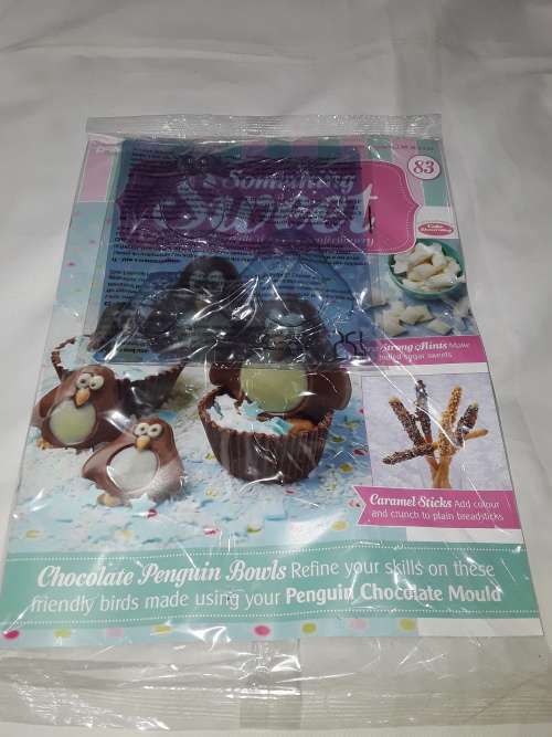 SOMETHING SWEET PENGUIN CHOCOLATE MOULD INCL.RECIPE MAGAZINE ( ISSUE 83)