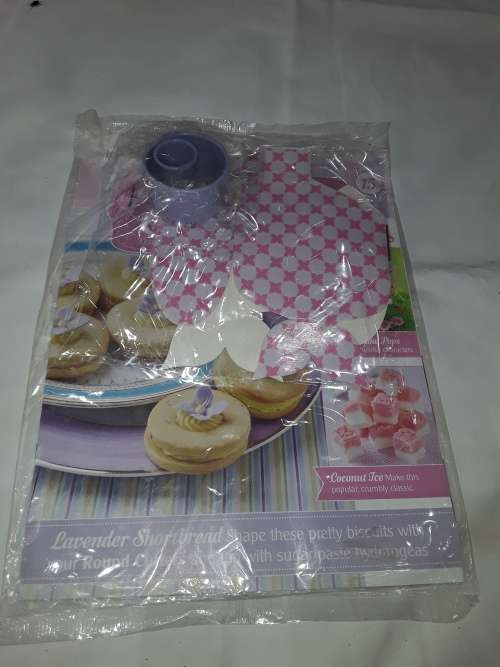 SOMETHING SWEET 2 SIZE ROUND CUTTERS &GIFT BOX INCL.RECIPE MAGAZINE (ISSUE 15)