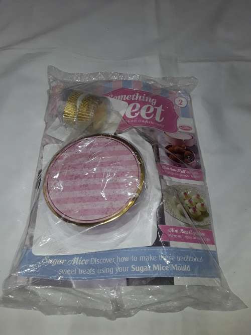 SOMETHING SWEET SUGAR MICE MOULD WITH FOILnCAKE& GIFT BOX INCL.RECIPE MA ( ISSUE 2)