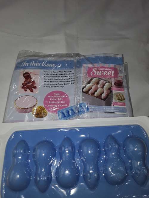 SOMETHING SWEET SUGAR MICE MOULD WITH FOILnCAKE& GIFT BOX INCL.RECIPE MA ( ISSUE 2)