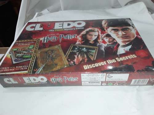 CLUEDO THE CLASSIC MYSTERY GAME(WORLD OF HARRY POTTER)