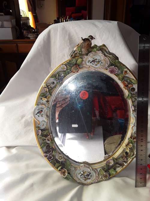 LOVELY PORCELAIN MIRROR ON DTAND