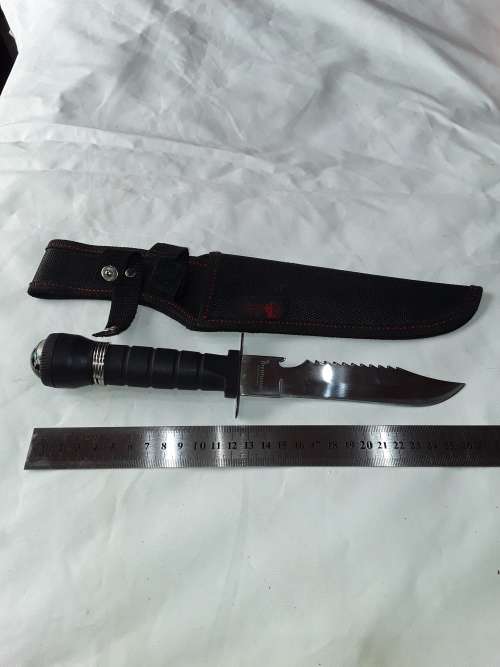 BRENTWOOD STAINLESS STEEL HUNTERS KNIFE & COMPASS IN ONE WITH CASING .