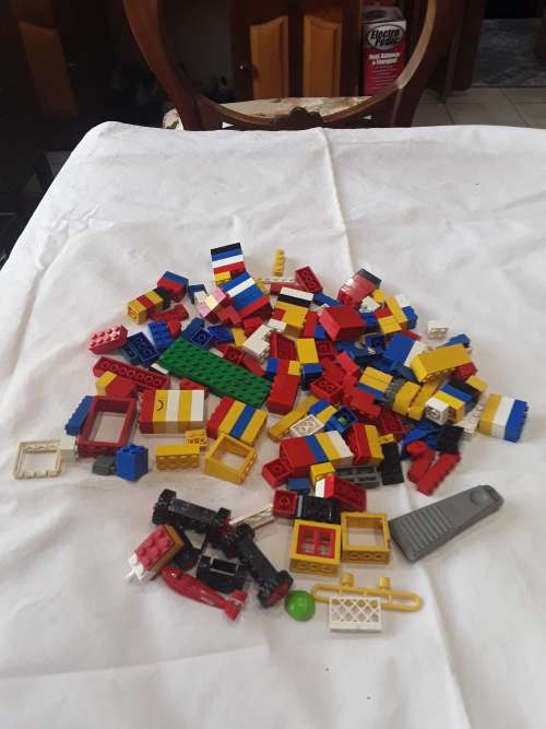 JOB LOT OF VINTAGE ORIGINAL LEGO BLOCKS(OVER 200 PIECES)