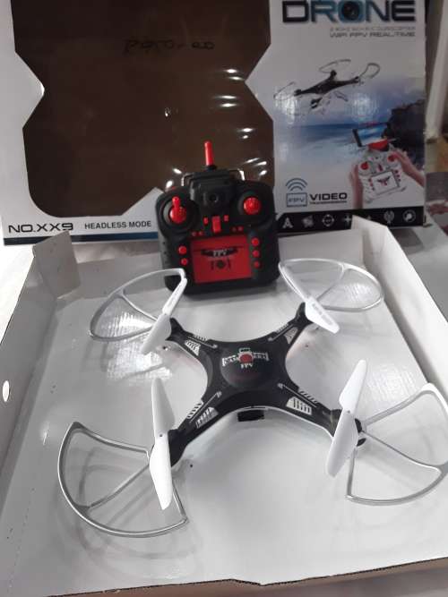 2,4 GHZ 6CH R/C WIFI QUADCOPTER (CAMERA INCLUDED)