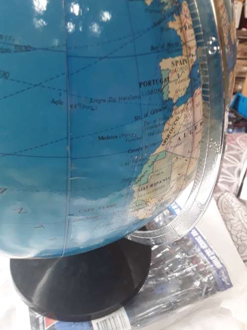 COLLECTORS WORLD GLOBE