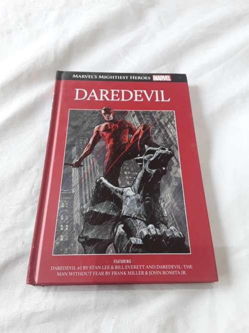 MARVEL HARDCOVER COMIC (DAREDEVIL)