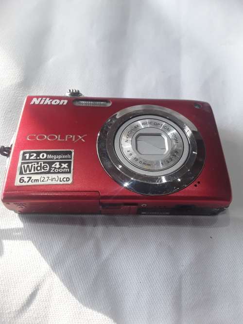 12,0 MEGAPIXEL NIKON DIGITAL CAMERA