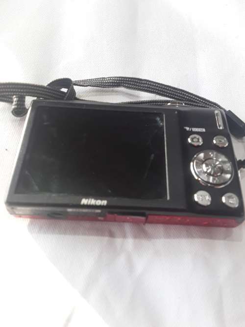 12,0 MEGAPIXEL NIKON DIGITAL CAMERA