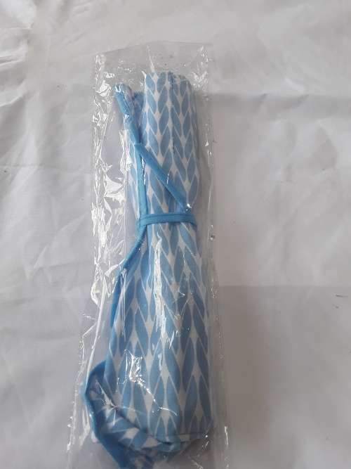 7 PAIRS BAMBOO KNITTING NEEDLES AND A METAL CROCHET CROCHET HOOK (SIZES 3,5MM TO 6,5MM)IMMEDIATE DEL