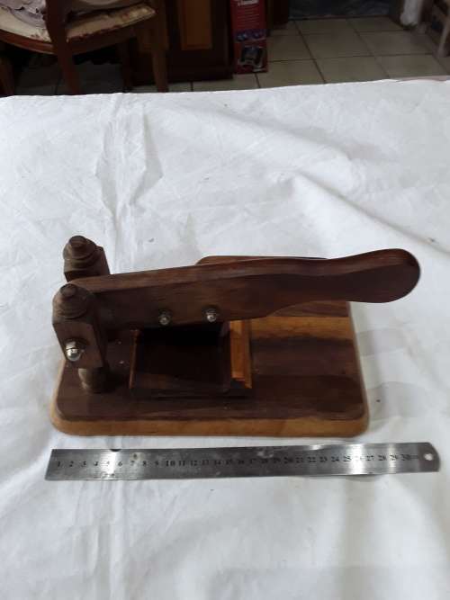 WOODEN BILTONG SLICER