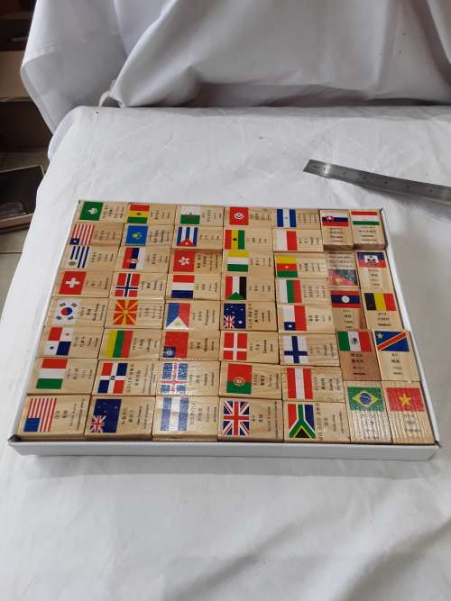 NATIONAL WOODEN FLAG DOMINOES(96 PIECES)