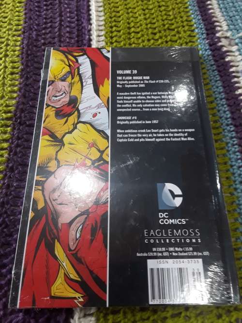 DC HARDCOVER COMIC (THE FLASH)ROGUE WAR