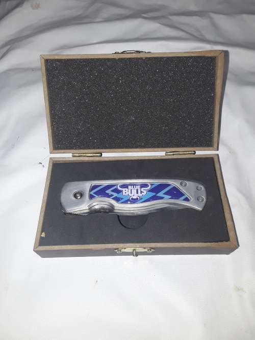 COLLECTORS ELEPHANT(BLUE BULLS)POCKETKNIFE