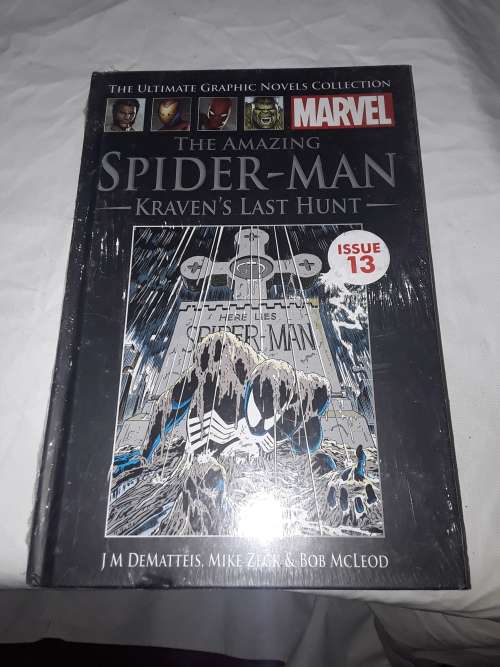 MARVEL SUPERHEROES HARDCOVER COMIC (SPIDERMAN)