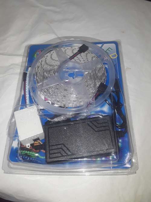 5 M LED STRIP LIGHT INCL.CONTROL BOX,ETC...