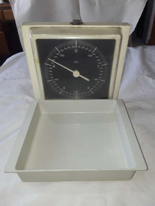 VINTAGE WALL MOUNT SCALE(UP TO 5KG)MADE IN GERMANY