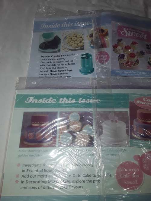10 DIFFERENT ISSUES OF SOMETHING SWEET CAKE DECORATIONS INCL.RECIPE MAGAZINE AND MOULDS