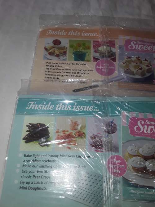 10 DIFFERENT ISSUES OF SOMETHING SWEET CAKE DECORATIONS INCL.RECIPE MAGAZINE AND MOULDS