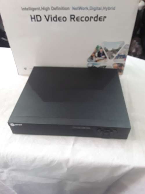 8 CHANNELS AHD DVR/NVR ,INCL.POWER SUPPLY, REMOTE AND MOUSE