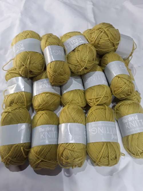 20 x 25g (4ply)KNITTING WOOL-ONE BID FOR ALL