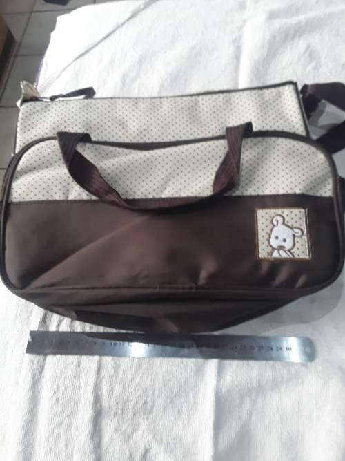 5 PIECE GOOD QUALITY BABY ASSECORIES CARRY BAG(COMPACTS IN ONE )INCLUDES CHANGER MATRESS