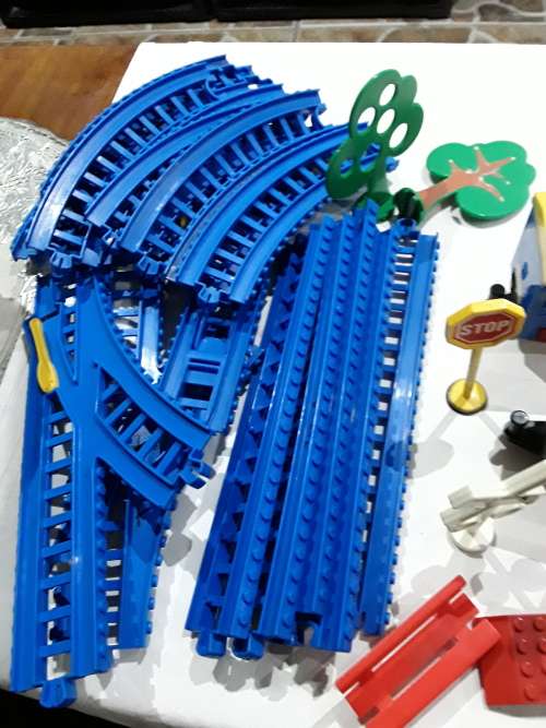 ELECTRONIC MELODY ACTION PLAYSET(BUILDING BLOCKS)COMPLETE WITH MINIFIGURES