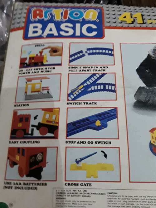 ELECTRONIC MELODY ACTION PLAYSET(BUILDING BLOCKS)COMPLETE WITH MINIFIGURES