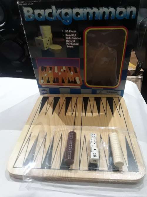 VINTAGE BACKGAMMON (OAK FINISH HARDWOOD BOARD)