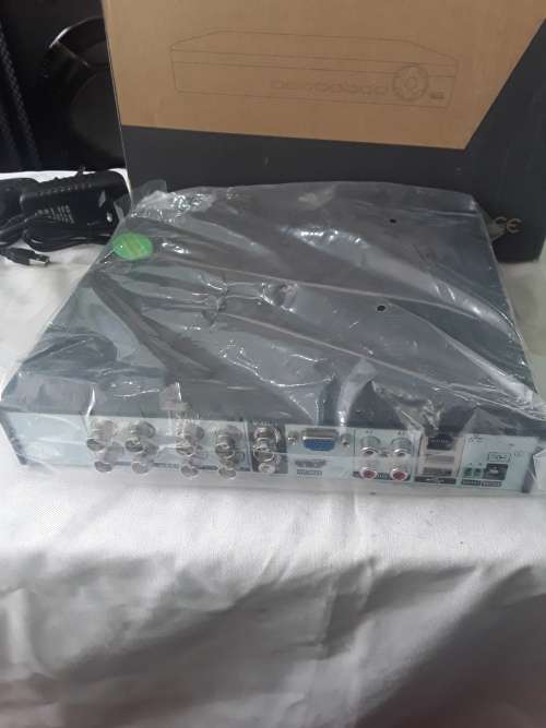 8 CHANNELS AHD DVR INCLPOWER SUPPLY AND MOUSE
