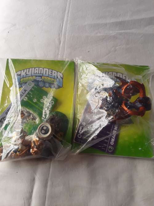 JOBLOT OF 10 DIFFERENT SKYLANDERS GAMING FIGURES(ONE BID TAKES ALL)
