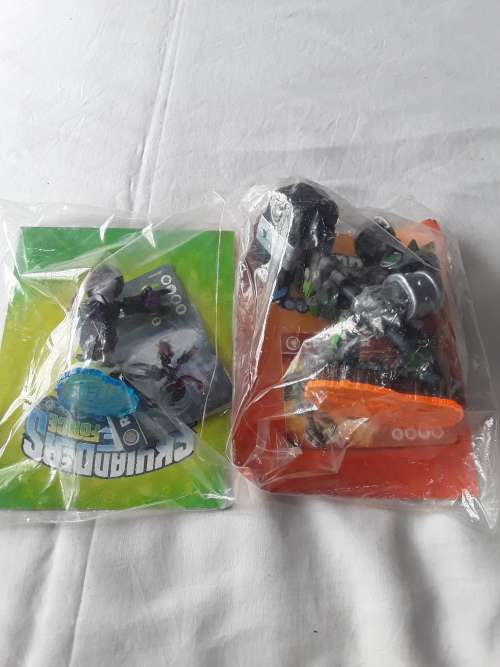 JOBLOT OF 10 DIFFERENT SKYLANDERS GAMING FIGURES(ONE BID TAKES ALL)