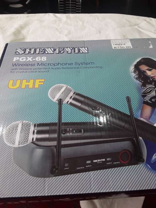 WIRELESS MICROPHONE SYSTEM