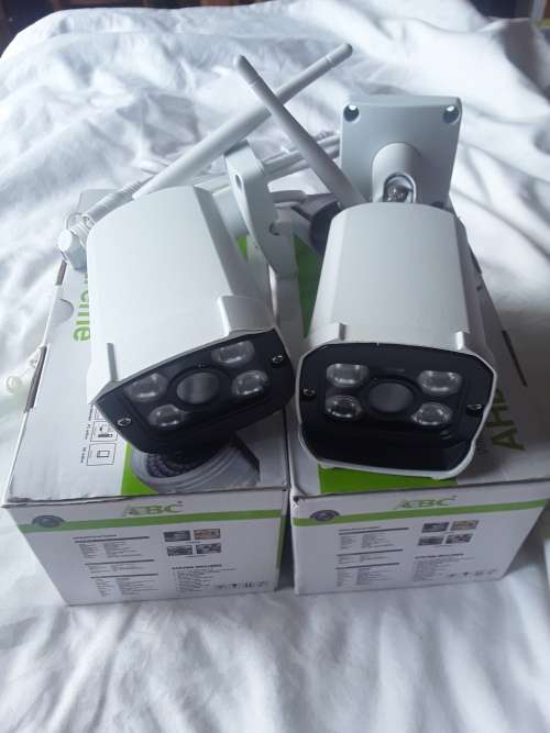 2 X OUTDOOR BULLET IP CAMERAS WITH ALARM(INTERNET AND 3G PHONE DISPLAY)ONE BID FOR BOTH