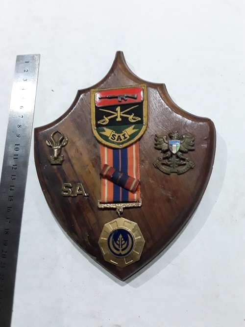 SA MILLITARY MEDALLION AND OTHERS ON SOLID WOODEN WALL PLAGUE