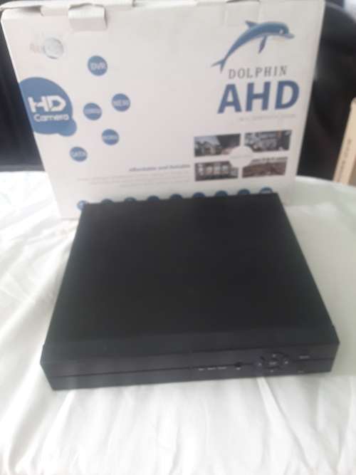 8 CHANNELS AHD DVR WITH 2 x5,O MP CAMERAS,POWER SUPPLY AND MOUSE